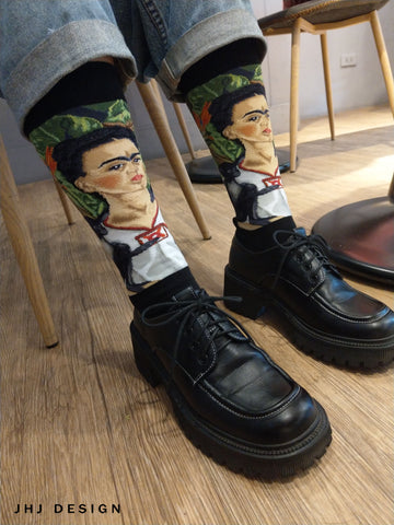 Masterpiece - Socks Autorretrato Con Monos Frida