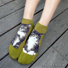 Cat Ankles - Maine Coon Green